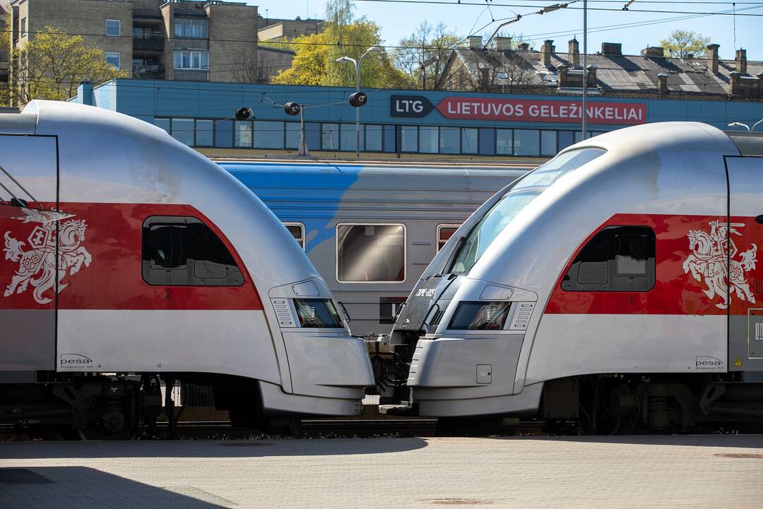 Ilgąjį Velykų savaitgalį – daugiau galimybių keliauti traukiniais