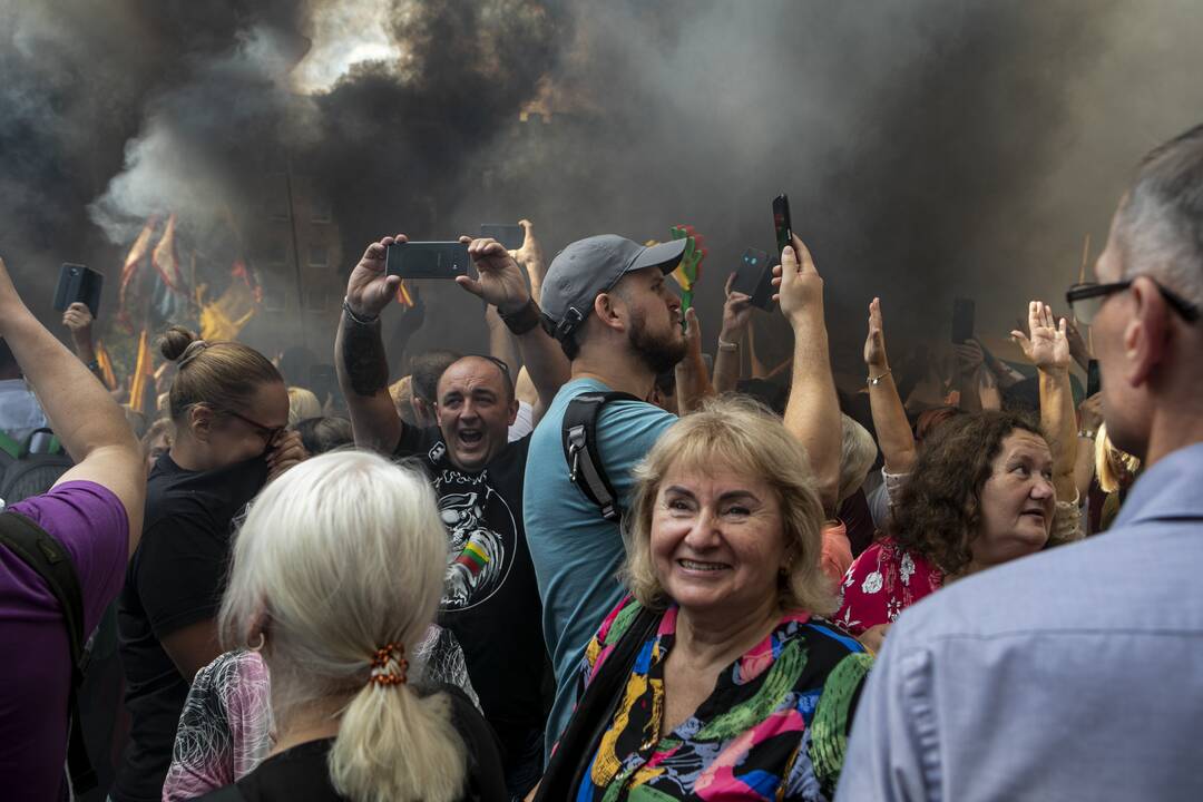 Protestas prie Seimo prieš COVID-19 ribojimus