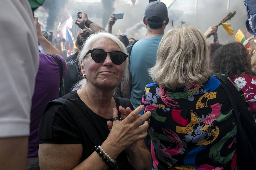Protestas prie Seimo prieš COVID-19 ribojimus