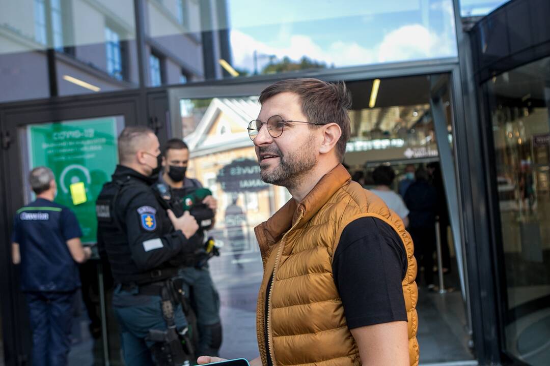 Antanas Kandrotas-Celofanas bandė be galimybių paso patekti į „Akropolį“