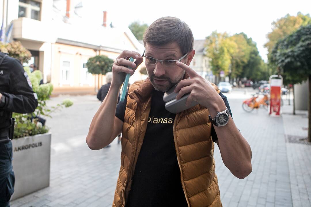 Antanas Kandrotas-Celofanas bandė be galimybių paso patekti į „Akropolį“
