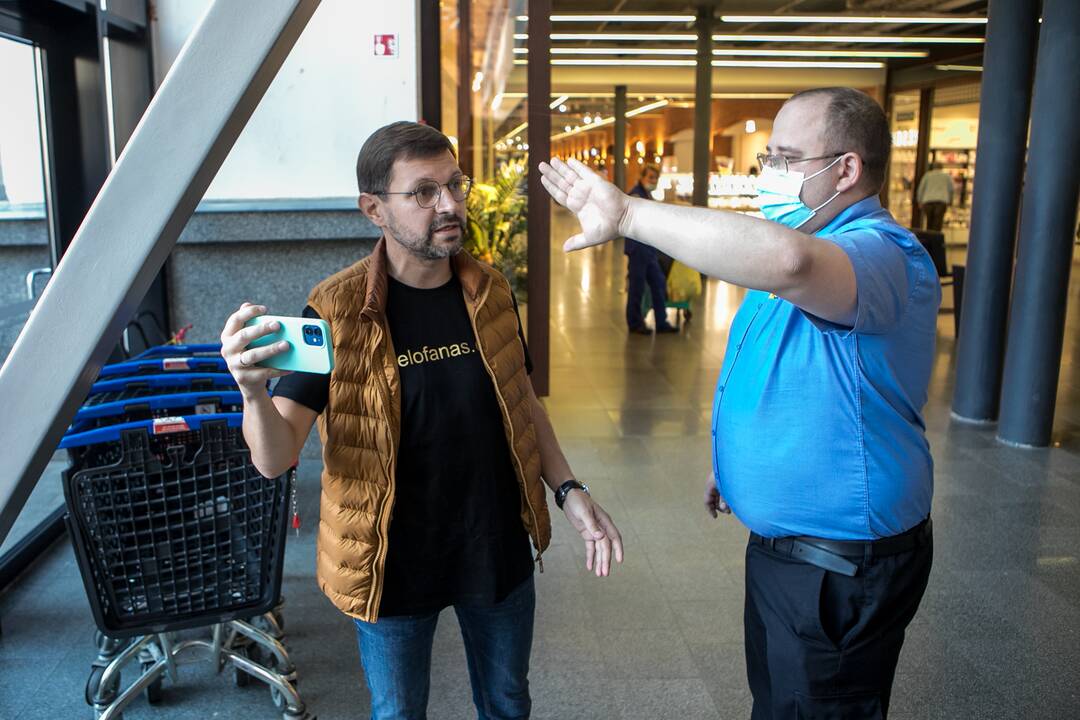 Antanas Kandrotas-Celofanas bandė be galimybių paso patekti į „Akropolį“