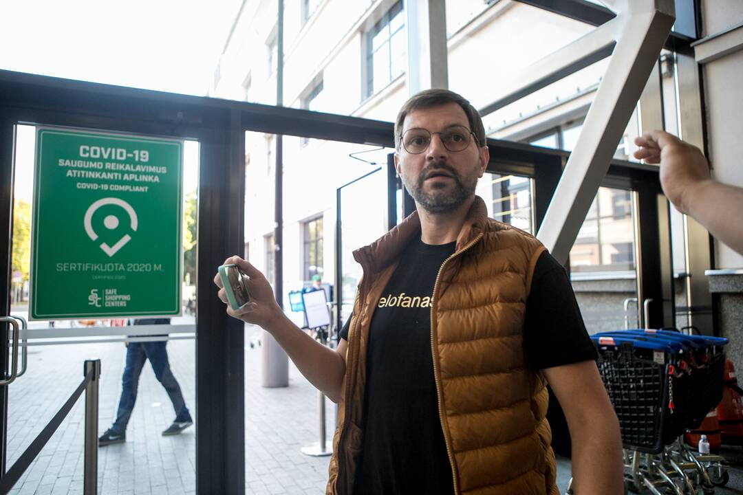 Antanas Kandrotas-Celofanas bandė be galimybių paso patekti į „Akropolį“