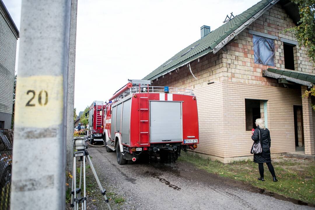 Per gaisrą Kaune nukentėjo du žmonės