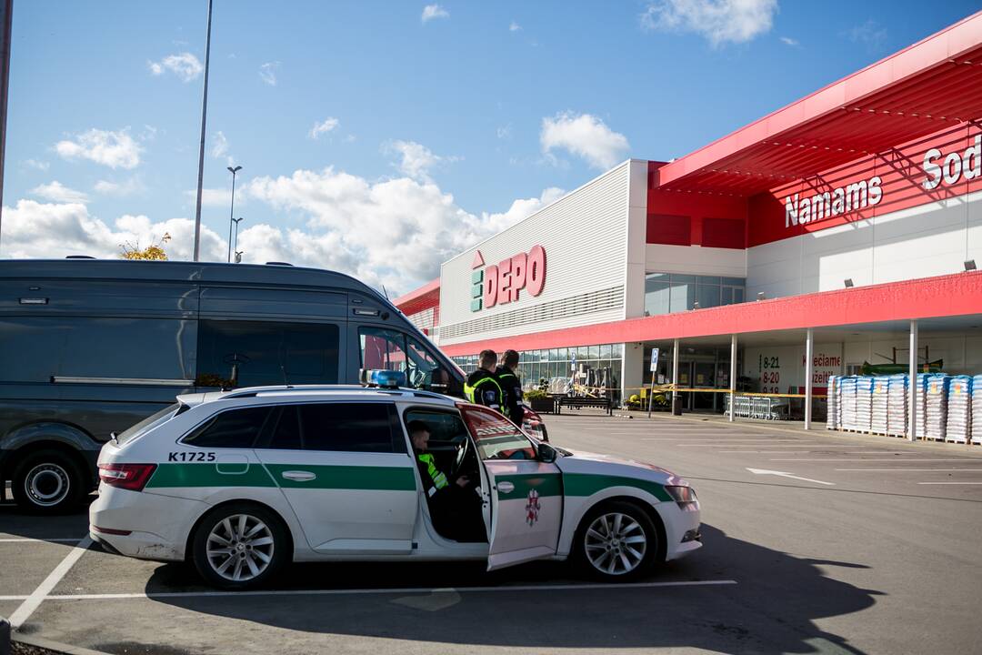 Po pranešimo apie sprogmenį iš Kauno „Depo“ evakuoti žmonės