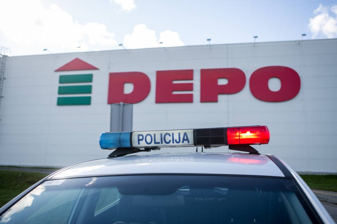 Po pranešimo apie sprogmenį iš Kauno „Depo“ evakuoti žmonės