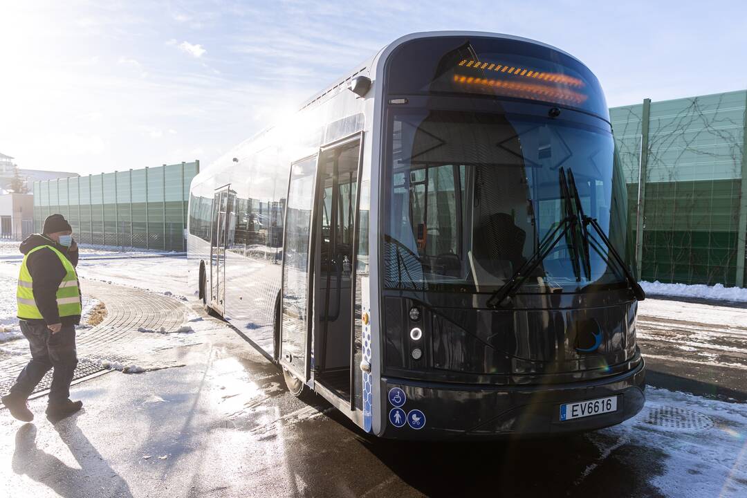 Sunkumai: lietuviško elektrinio autobuso „Dancer“ kelyje atsirado netikėtų kliūčių.