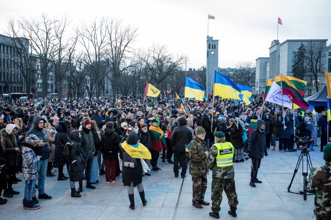 Daugybė žmonių Kaune susirinko į Ukrainos palaikymo akciją