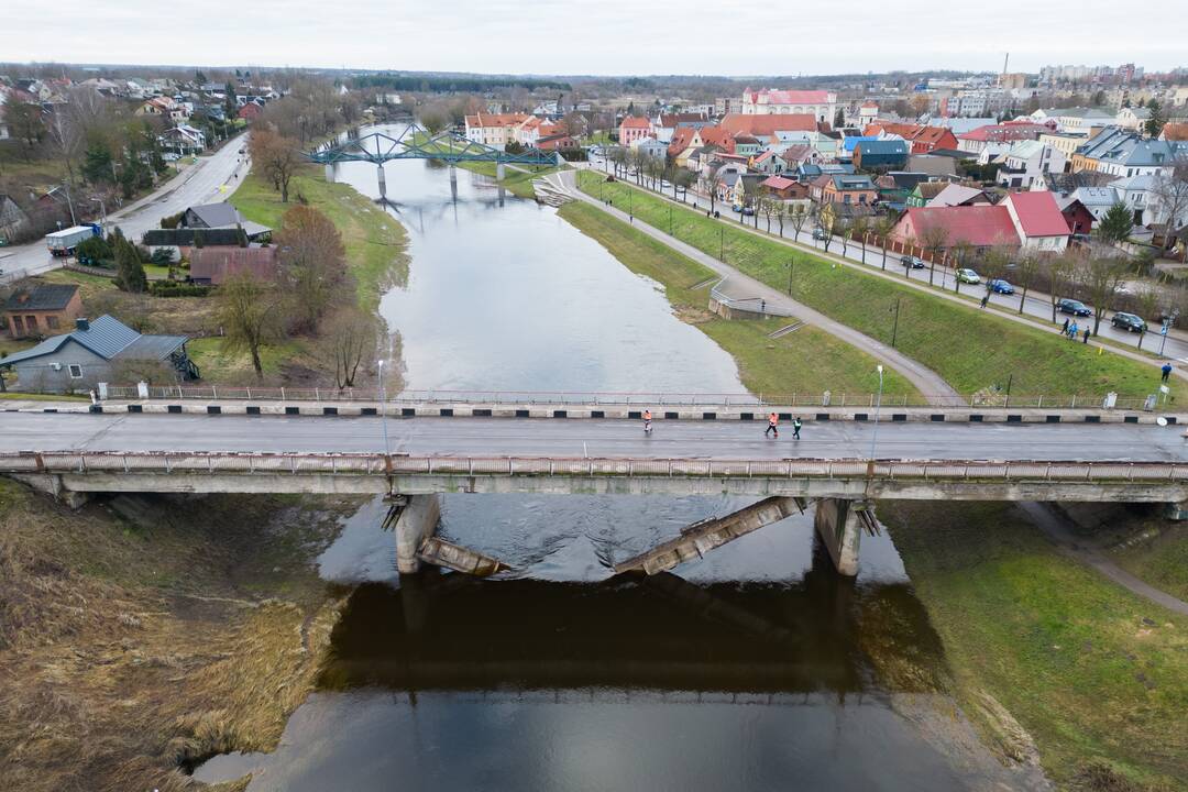 Kėdainiuose įgriuvo tiltas