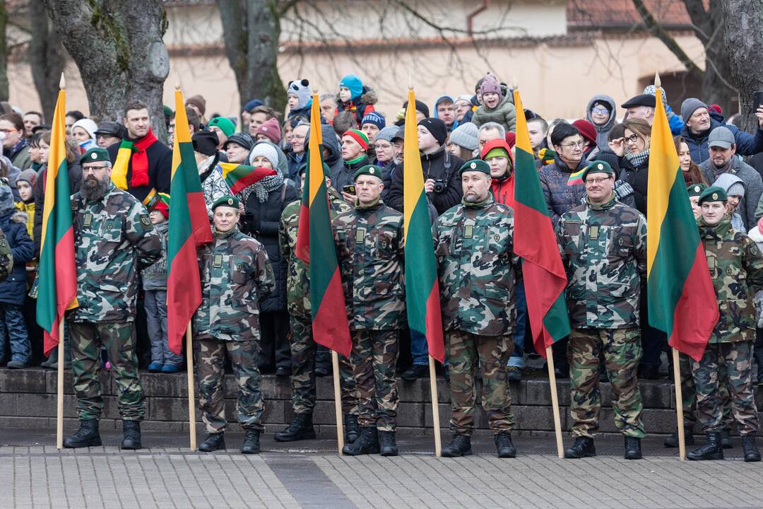 Trijų Baltijos valstybių vėliavų pakėlimas Daukanto aikštėje