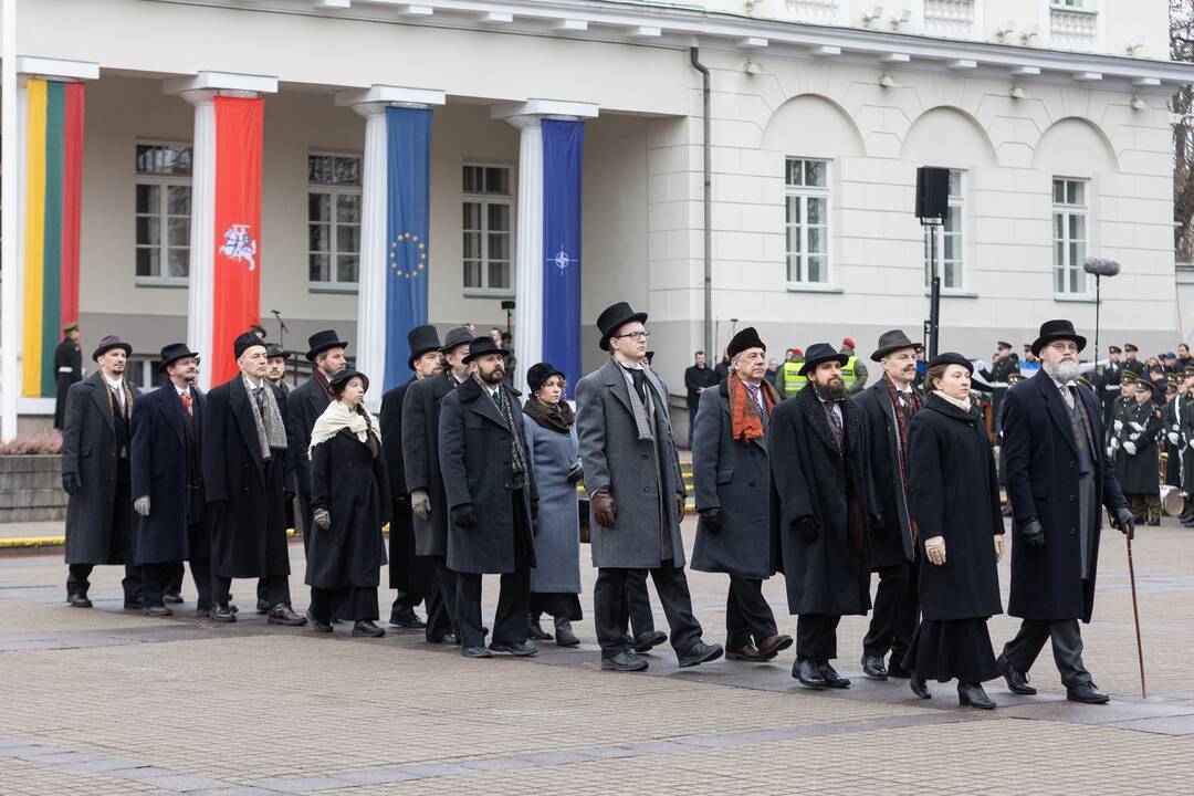 Trijų Baltijos valstybių vėliavų pakėlimas Daukanto aikštėje