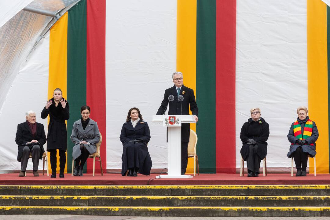 Trijų Baltijos valstybių vėliavų pakėlimas Daukanto aikštėje