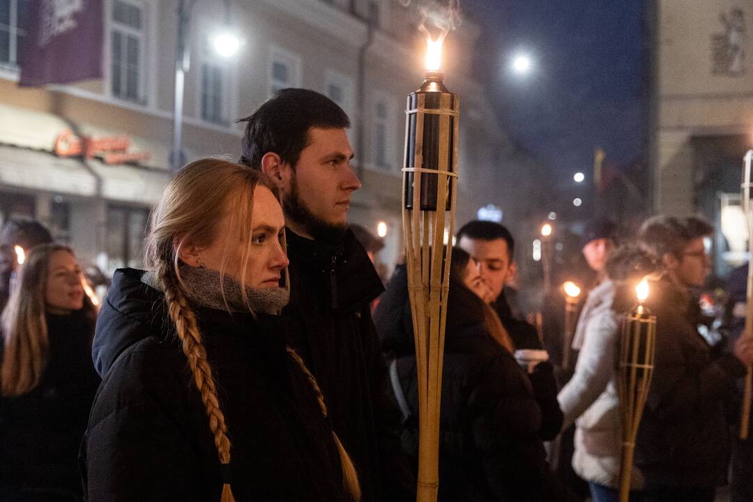 Nacionalinio susivienijimo eisena su deglais