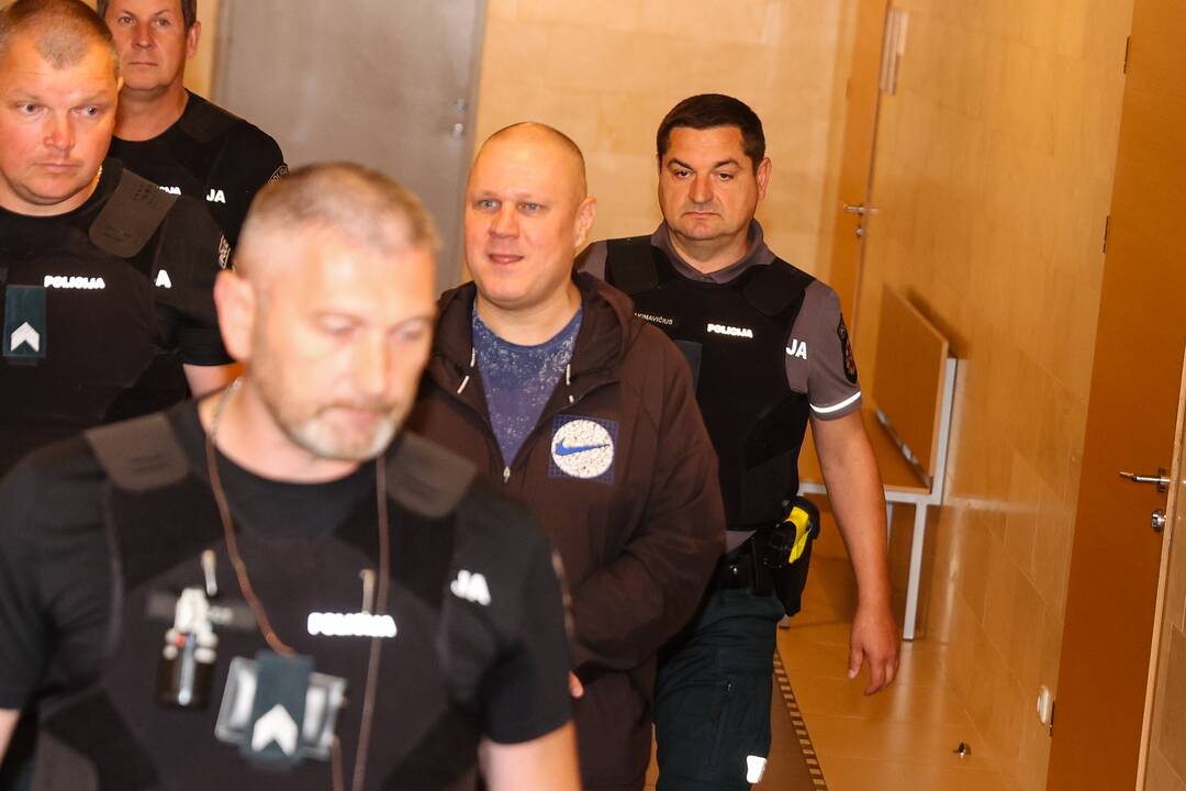 Danijoje sulaikytas A. Ulvidas atvežtas į teismą Kaune