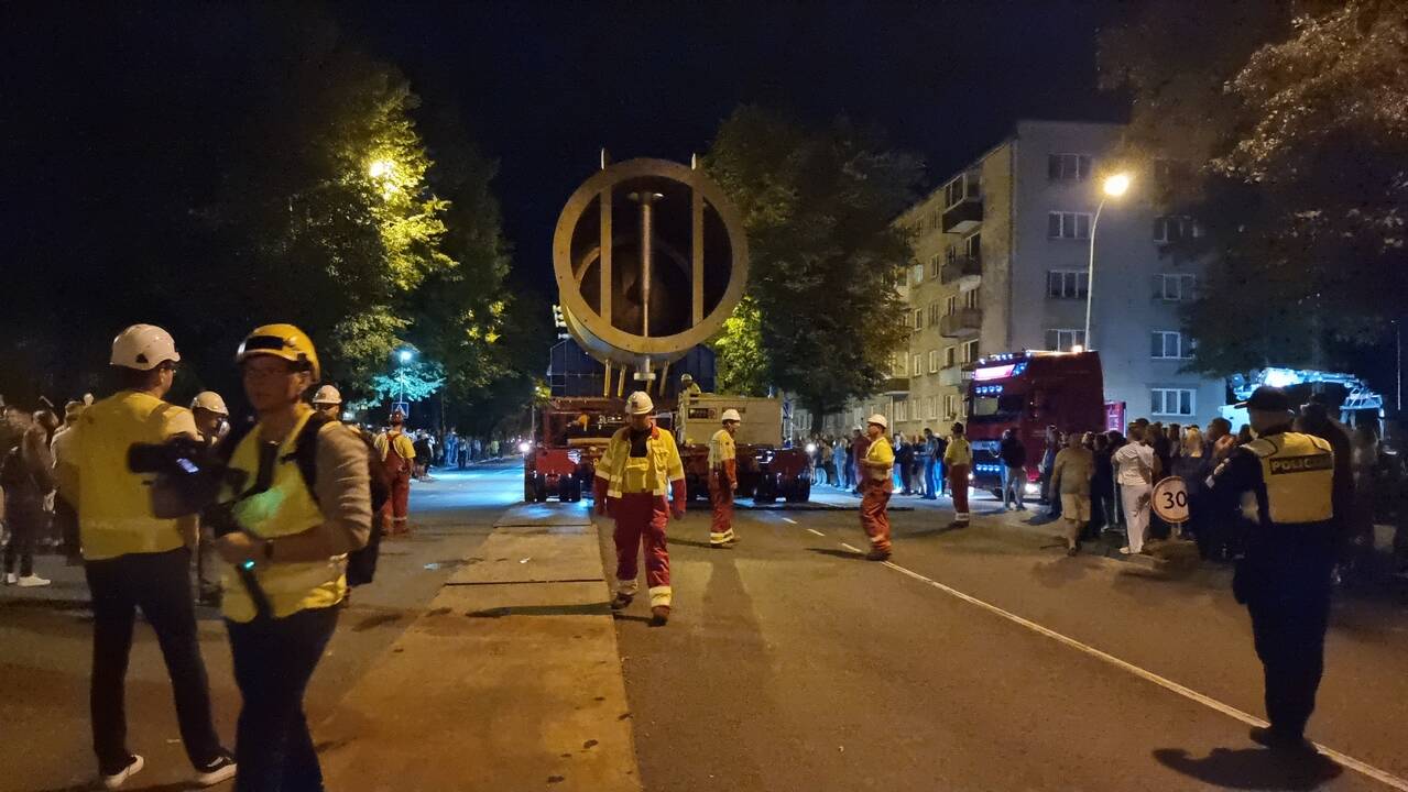 Didžiausio krovinio šalies istorijoje gabenimas