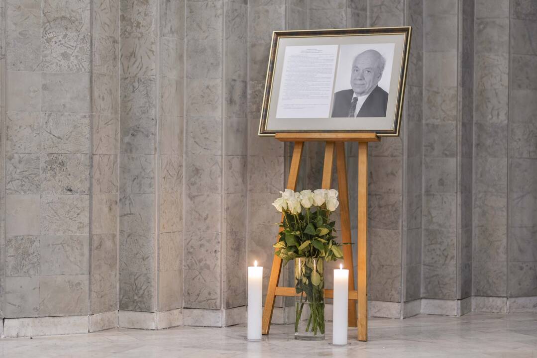 Atsisveikinimas su signataru B. Genzeliu
