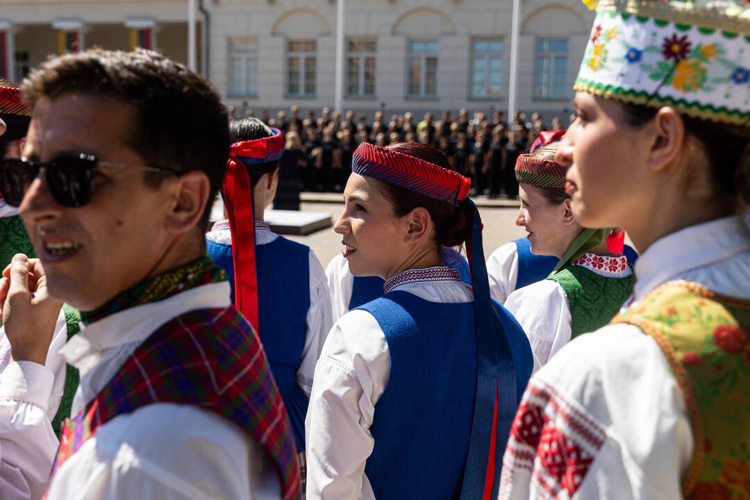 Dainų šventės vėliavos pakėlimo ceremonija Vilniuje