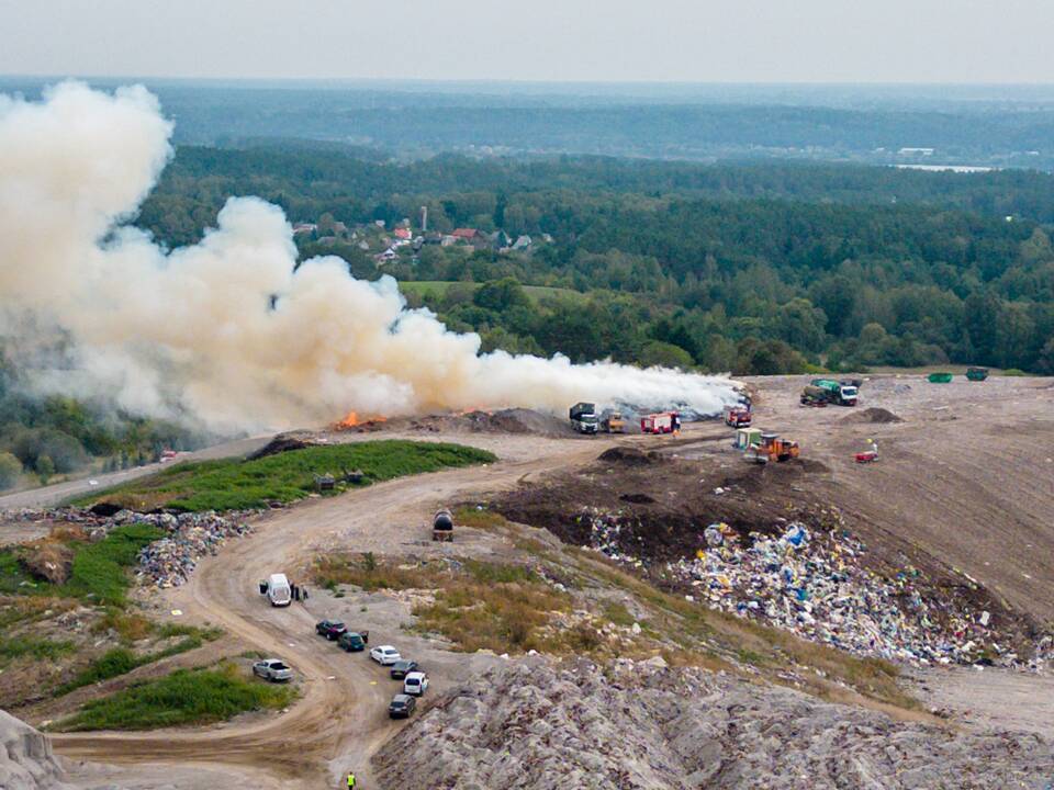 Vėl dega Lapių sąvartynas