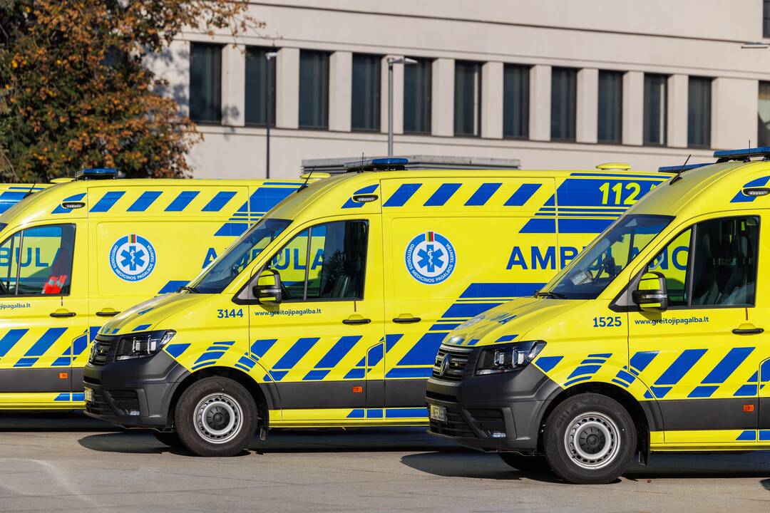 Kaune pristatyti nauji greitosios pagalbos automobiliai