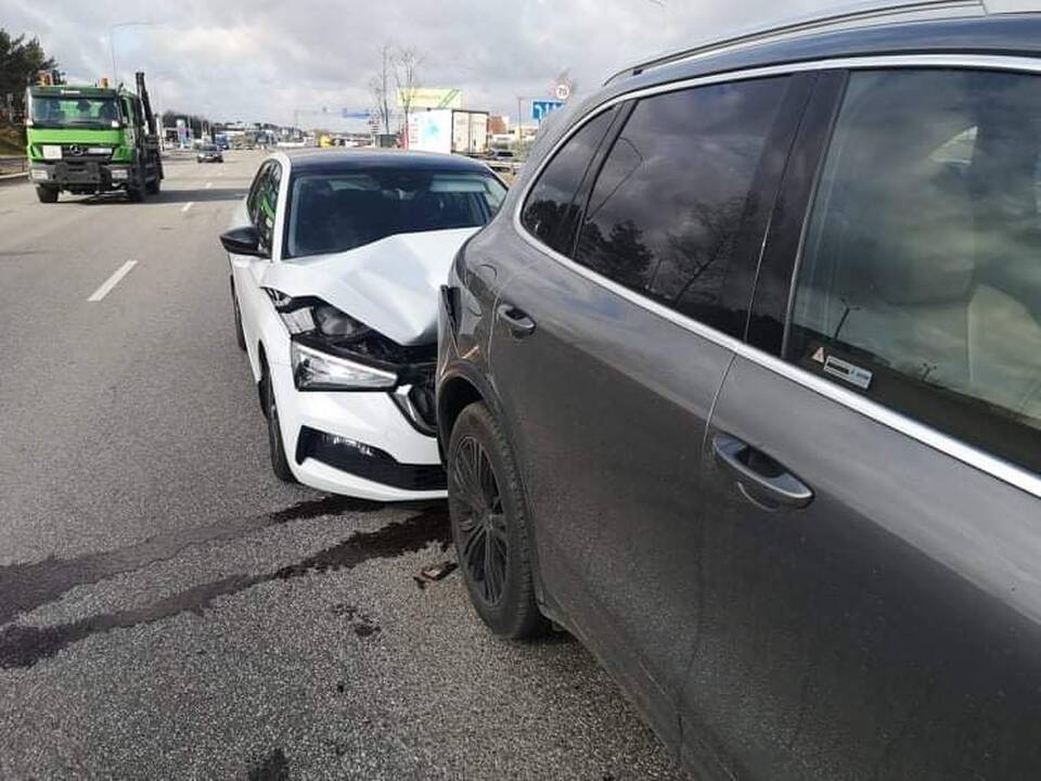 Įklimpo: iš „Baltievos“ naują automobilį nusipirkusi E.Gužaitė įtaria, kad salono darbuotojų veiksmai turi ir nusikaltimo požymių.
