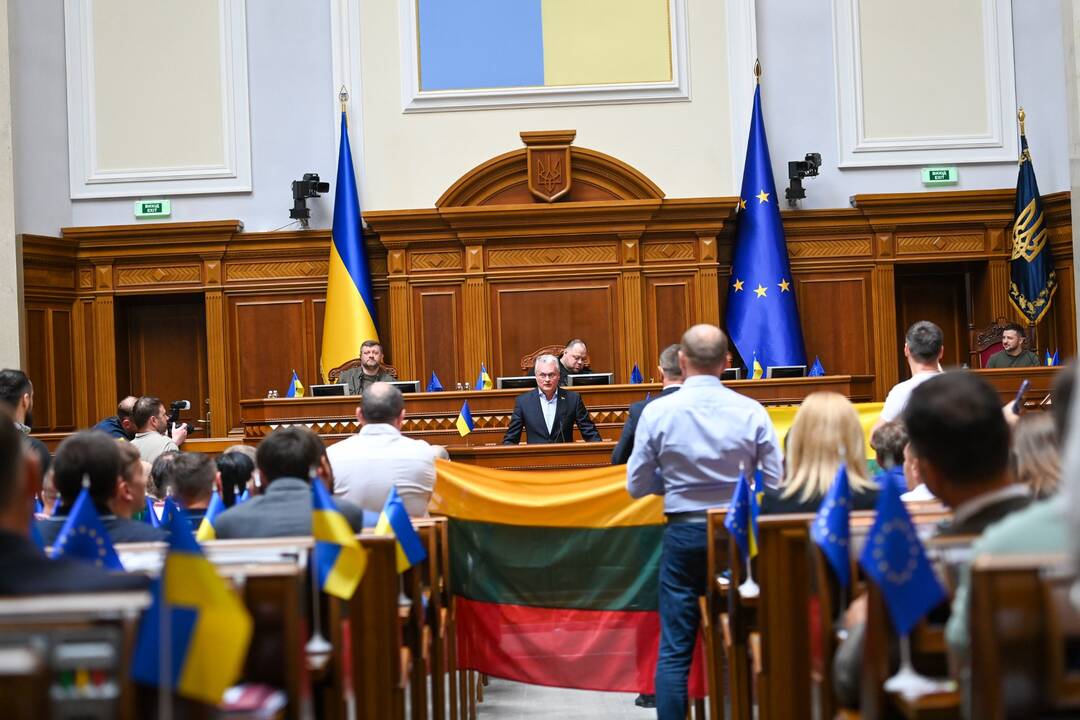 V. Zelenskiui įteiktas aukščiausias Lietuvos valstybės apdovanojimas