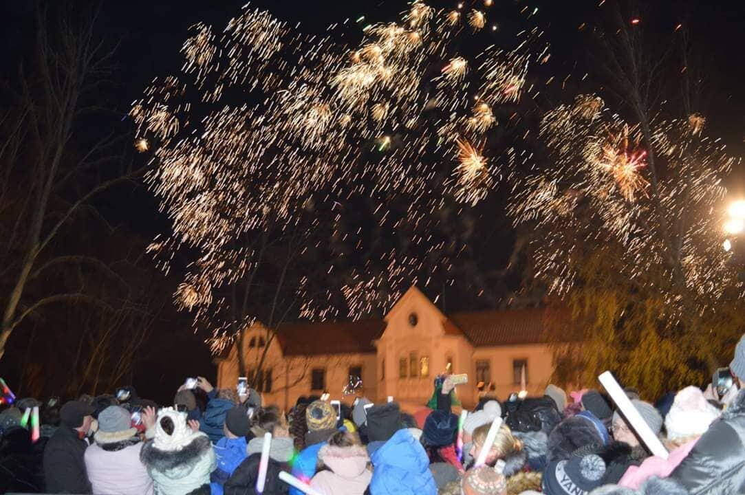 Palangoje įžiebta Kalėdų eglė