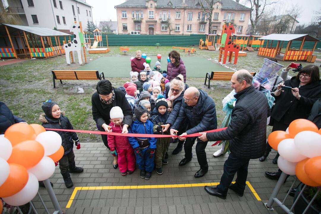 Kaune oficialiai atidarytas naujas vaikų darželis „Dvarelis“