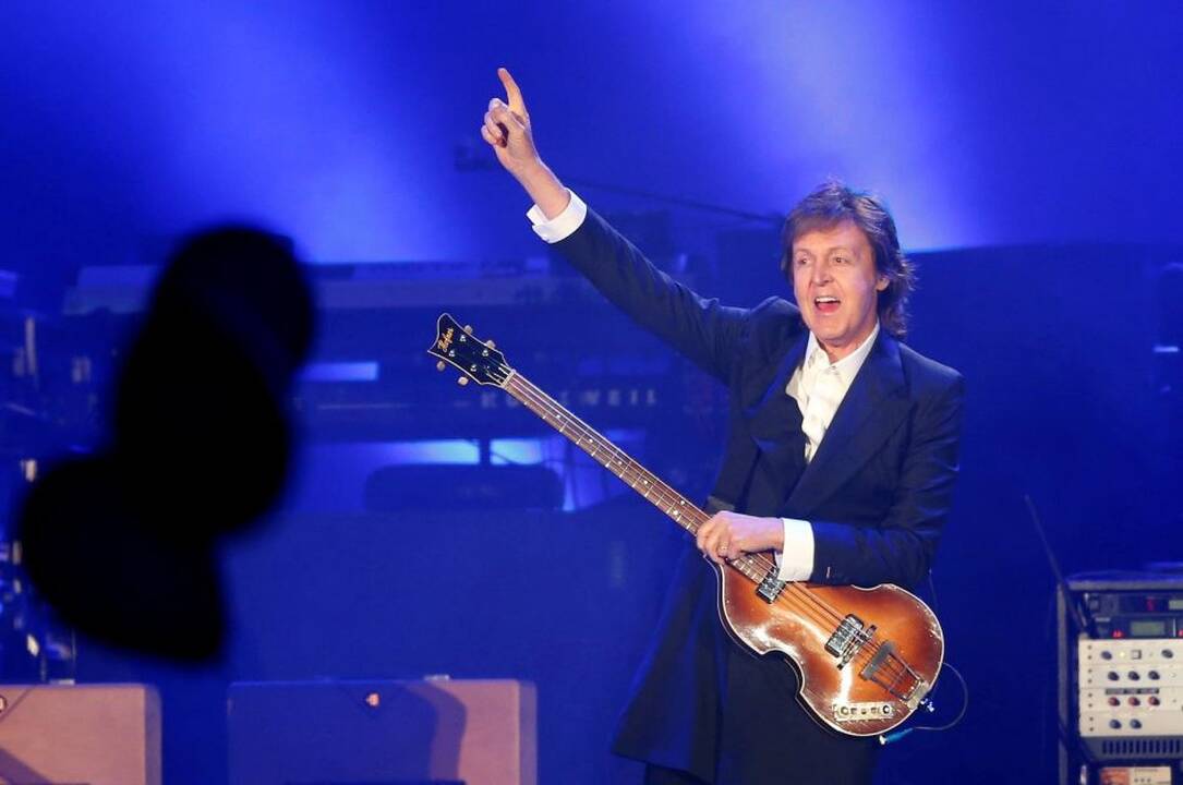 1942 gimė legendinės grupės „The Beatles“ narys Paul McCartney (Polas Makartnis).