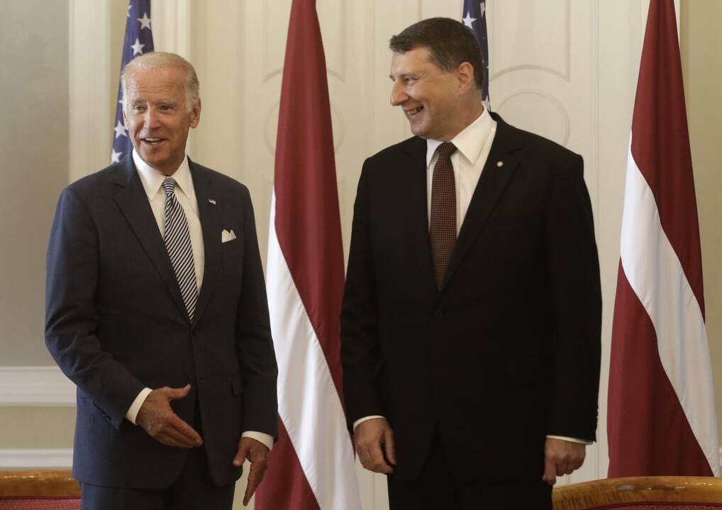 Joe Biden ir Raimonds Vejonis 