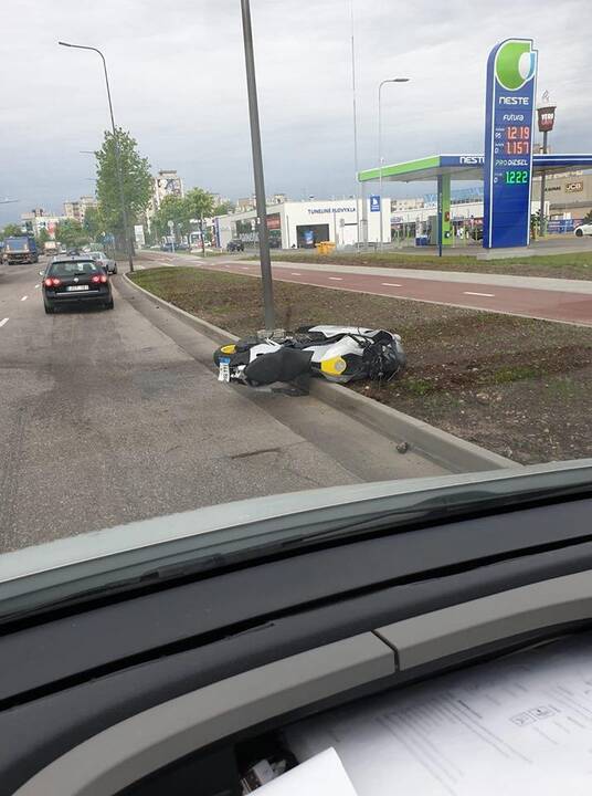 Per avariją Muravos sankryžoje nukentėjo motociklininkas
