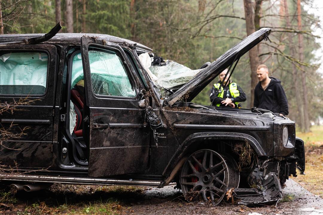 „Mercedes-Benz“ avarija Nemenčinės plente 