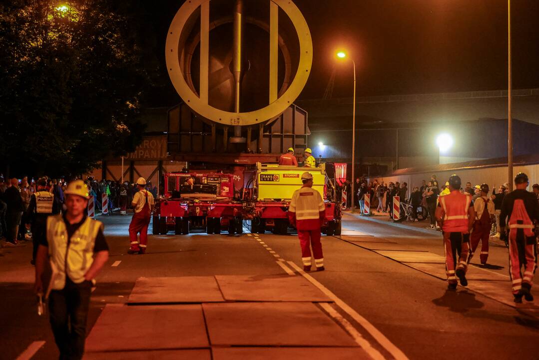 Didžiausio krovinio šalies istorijoje gabenimas