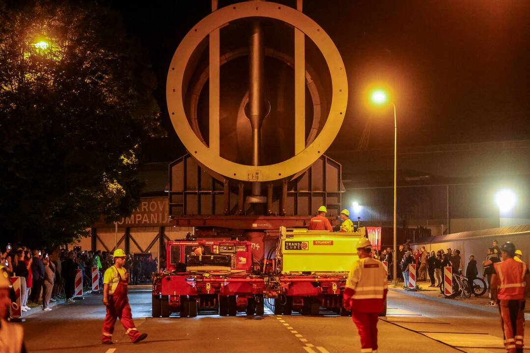 Didžiausio krovinio šalies istorijoje gabenimas