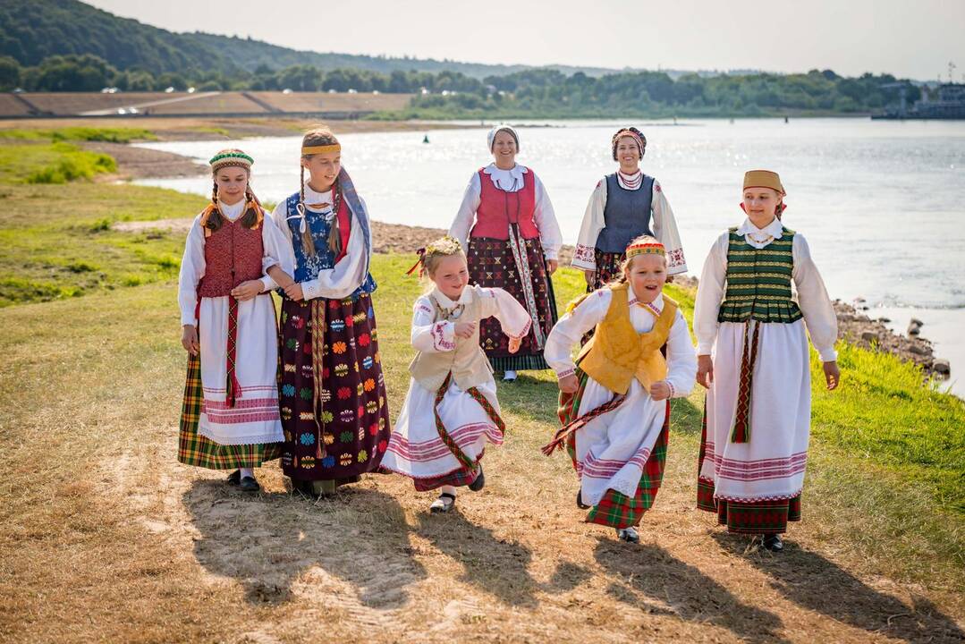 Pomėgis: tautinių kostiumų kūrimas D.Sutkevičienei teikia ypatingo džiaugsmo, įprasmina laisvalaikį ir skatina pasididžiavimą nacionaline kultūra.