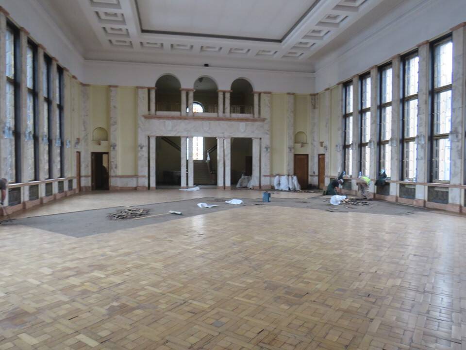 Terminas: didžioji salė turi būti sutvarkyta iki spalio.