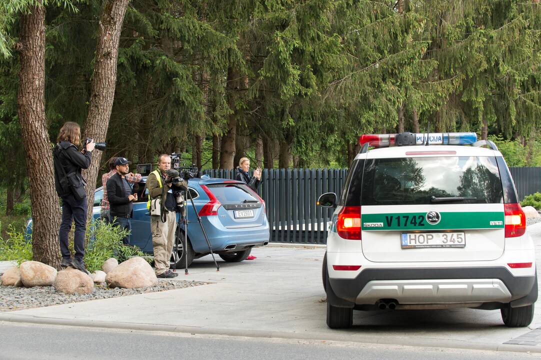 Muzikanto E. Dragūno namuose – policijos kratos