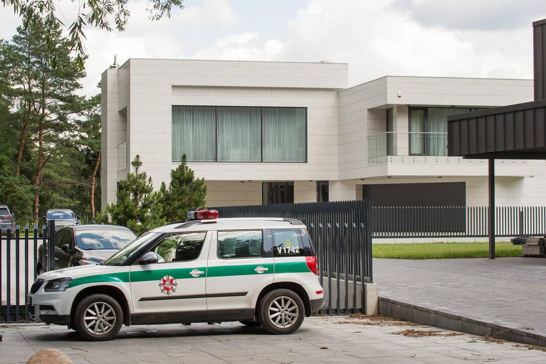Muzikanto E. Dragūno namuose – policijos kratos
