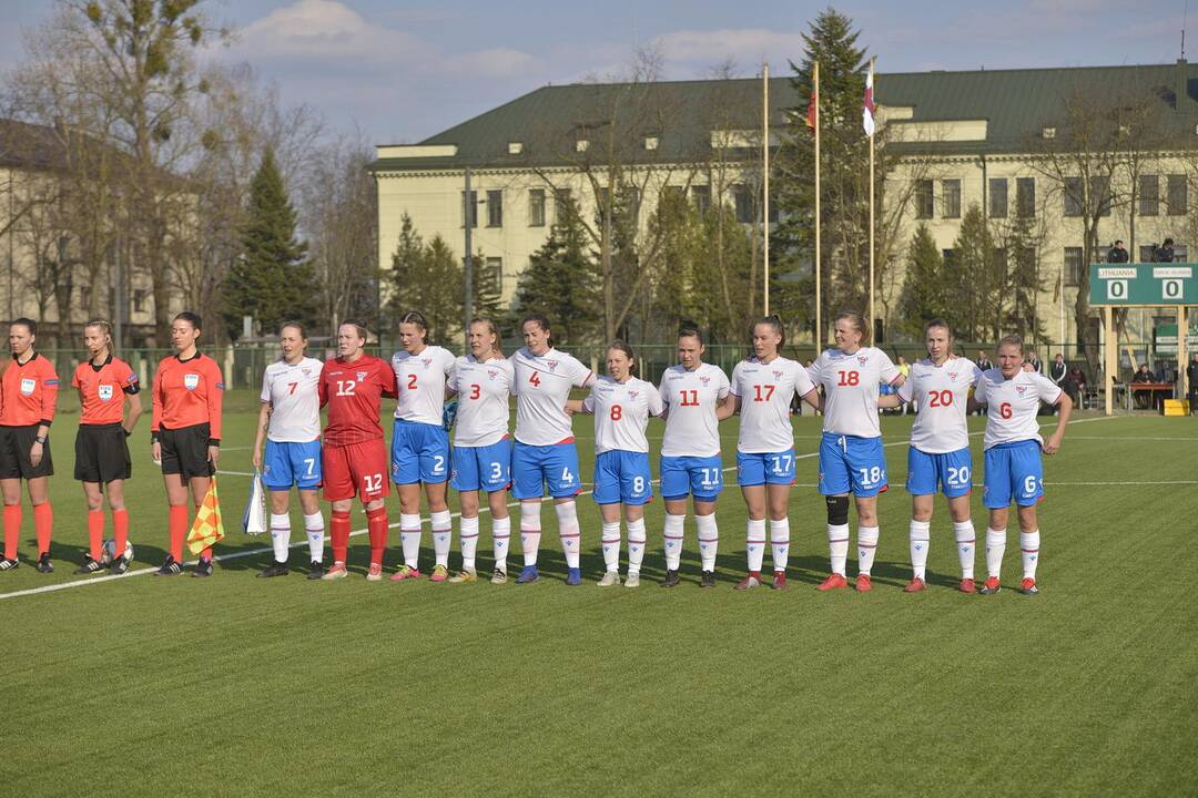 Lietuvos moterų futbolo rinktinės rungtynės su Farerų salų rinktine