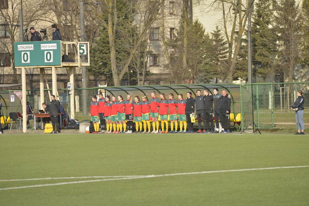 Lietuvos moterų futbolo rinktinės rungtynės su Farerų salų rinktine