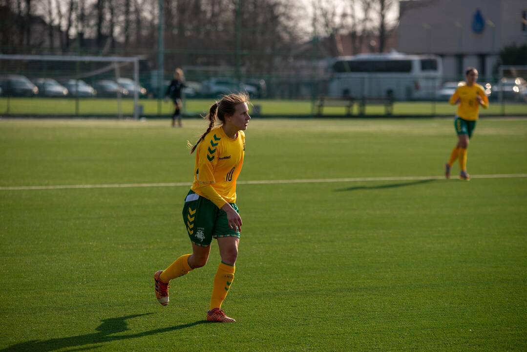 Lietuvos moterų futbolo rinktinės rungtynės su Farerų salų rinktine