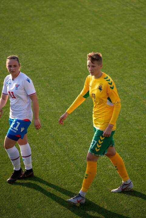 Lietuvos moterų futbolo rinktinės rungtynės su Farerų salų rinktine