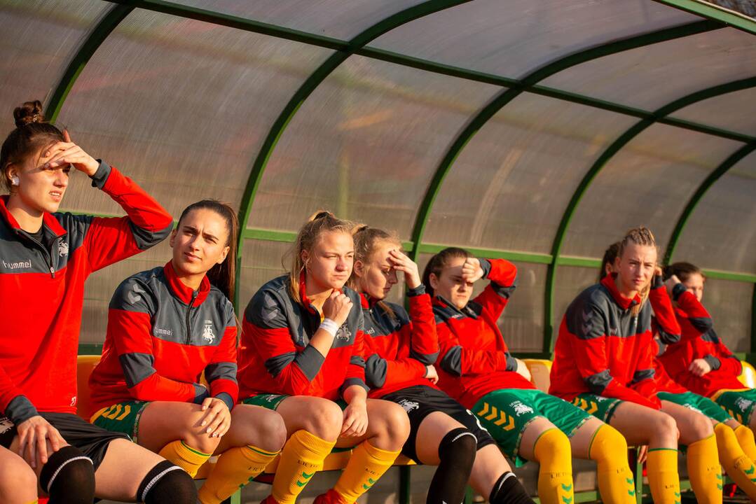 Lietuvos moterų futbolo rinktinės rungtynės su Farerų salų rinktine