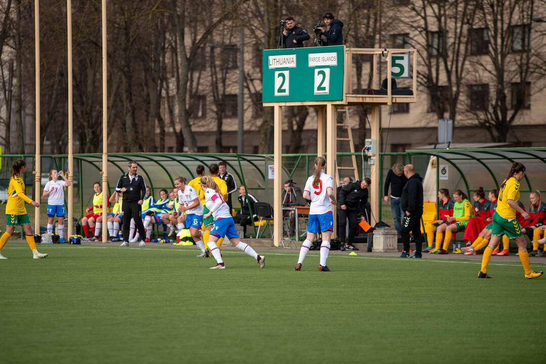 Lietuvos moterų futbolo rinktinės rungtynės su Farerų salų rinktine