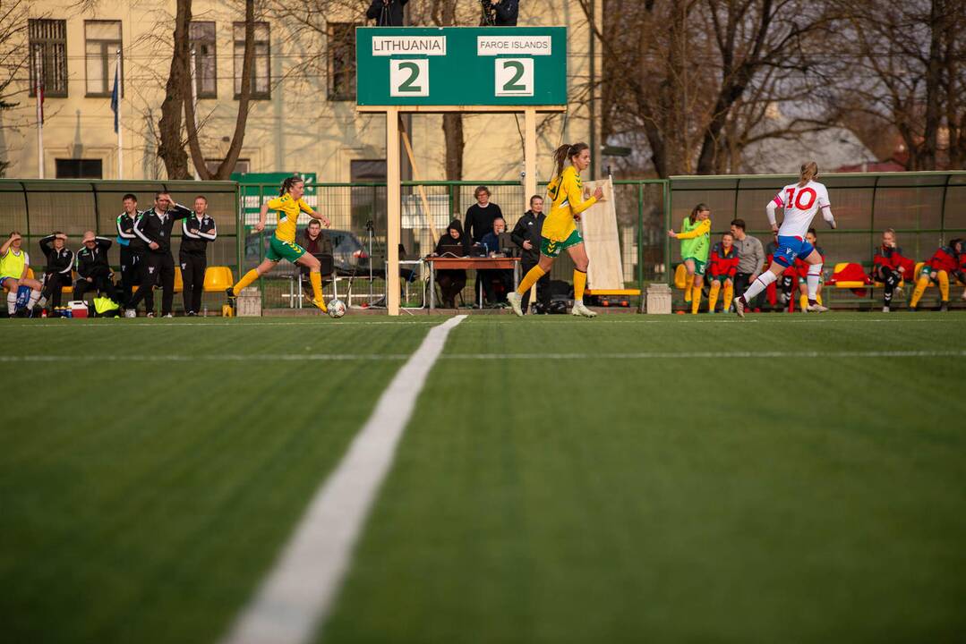 Lietuvos moterų futbolo rinktinės rungtynės su Farerų salų rinktine