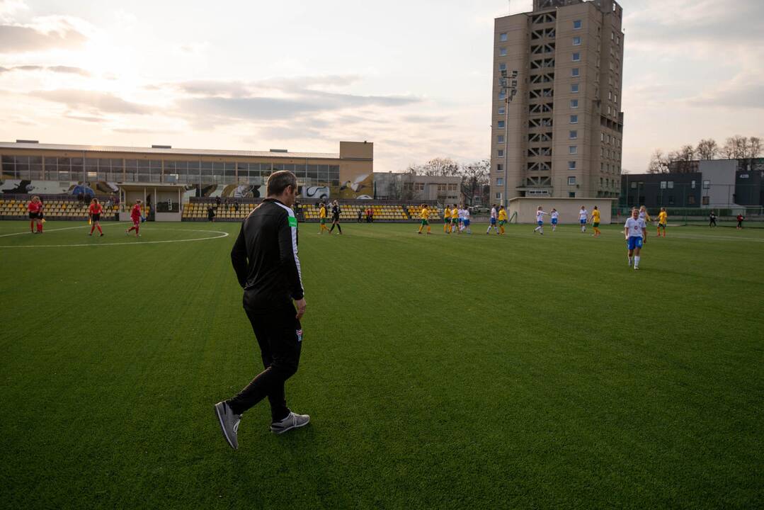 Lietuvos moterų futbolo rinktinės rungtynės su Farerų salų rinktine