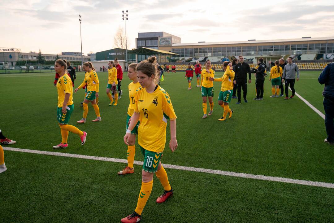 Lietuvos moterų futbolo rinktinės rungtynės su Farerų salų rinktine