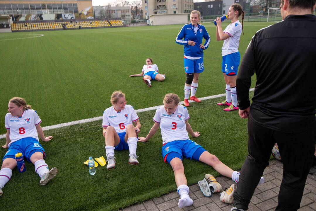 Lietuvos moterų futbolo rinktinės rungtynės su Farerų salų rinktine