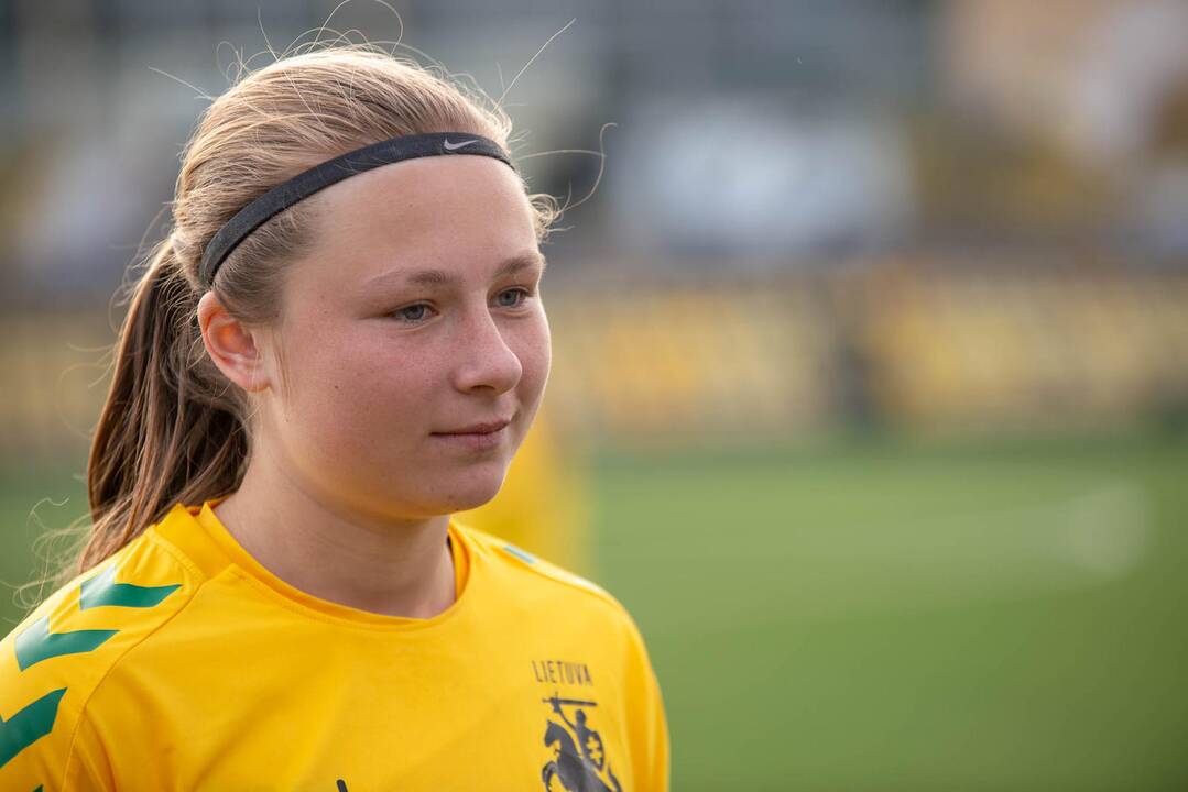 Lietuvos moterų futbolo rinktinės rungtynės su Farerų salų rinktine