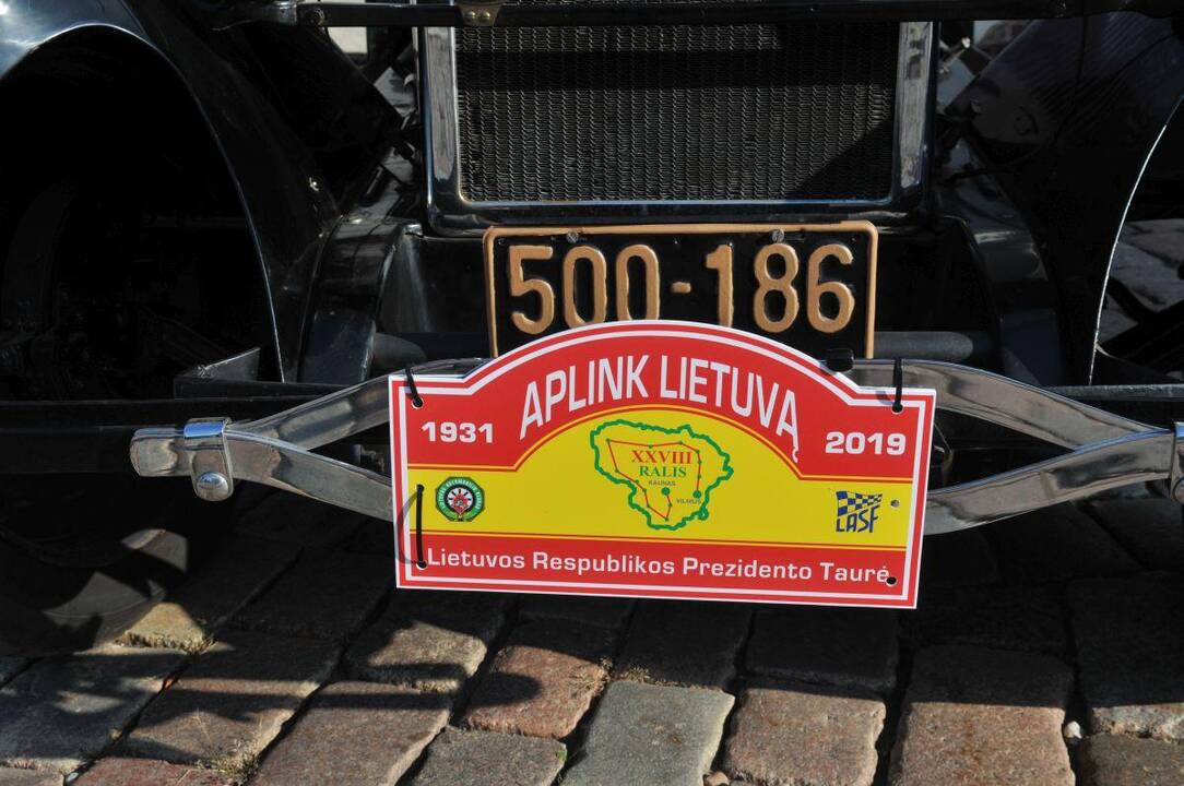 Kauno senamiestyje startavo ralis „Aplink Lietuvą 2019“ 