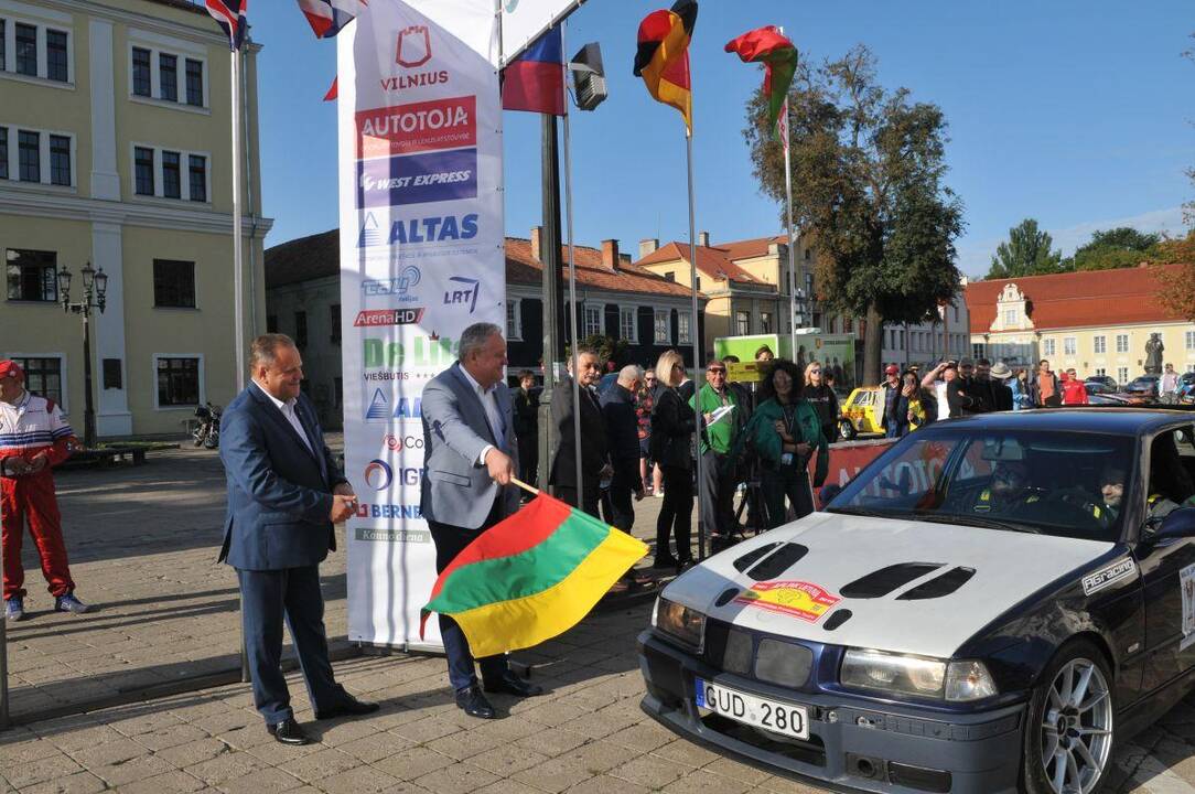 Kauno senamiestyje startavo ralis „Aplink Lietuvą 2019“ 